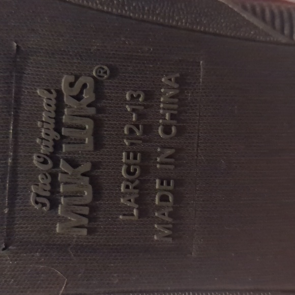 Muk Luks Slippers - Picture 7 of 9